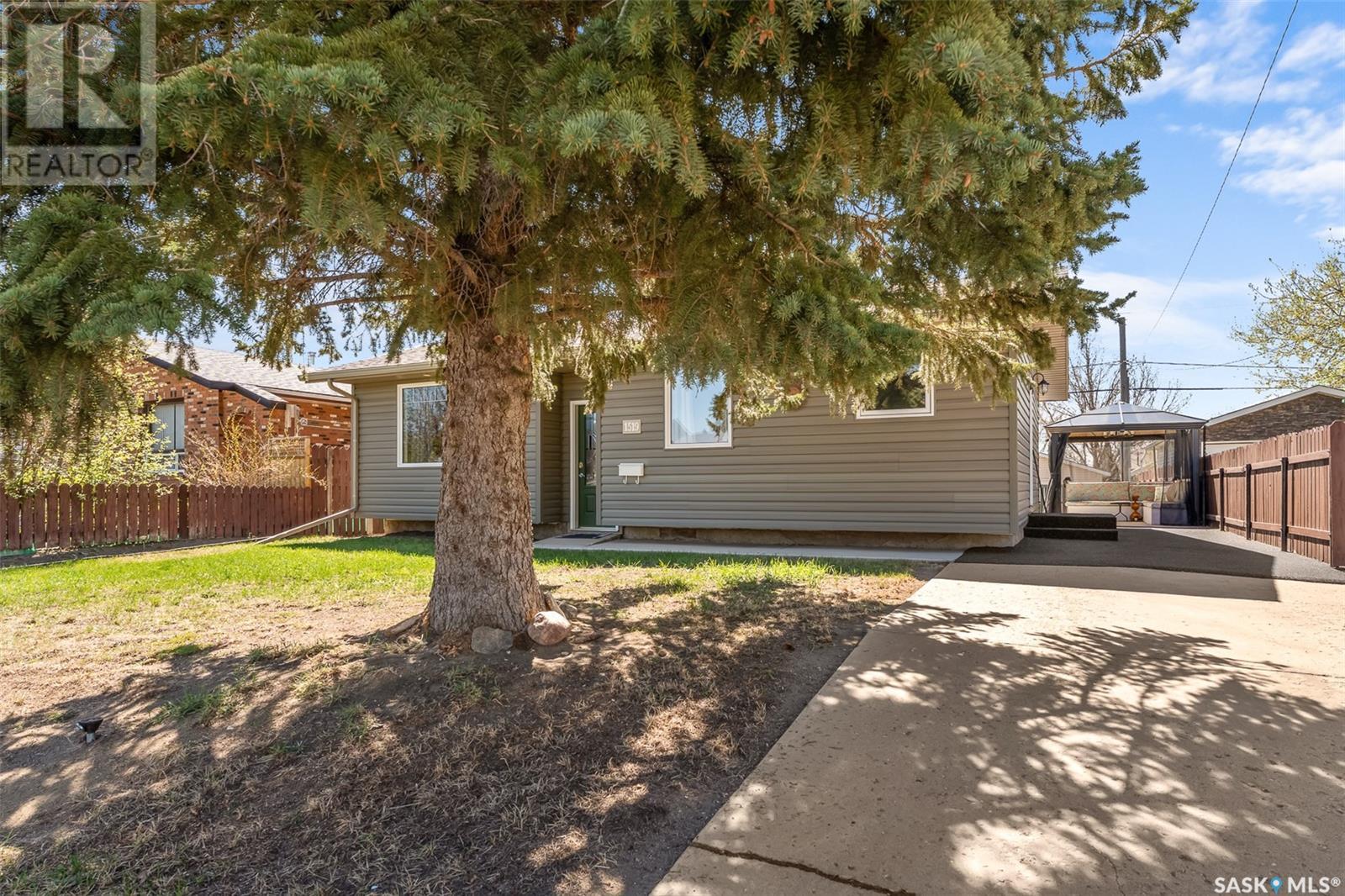 Property at 1519 Athabasca STREET W image 2