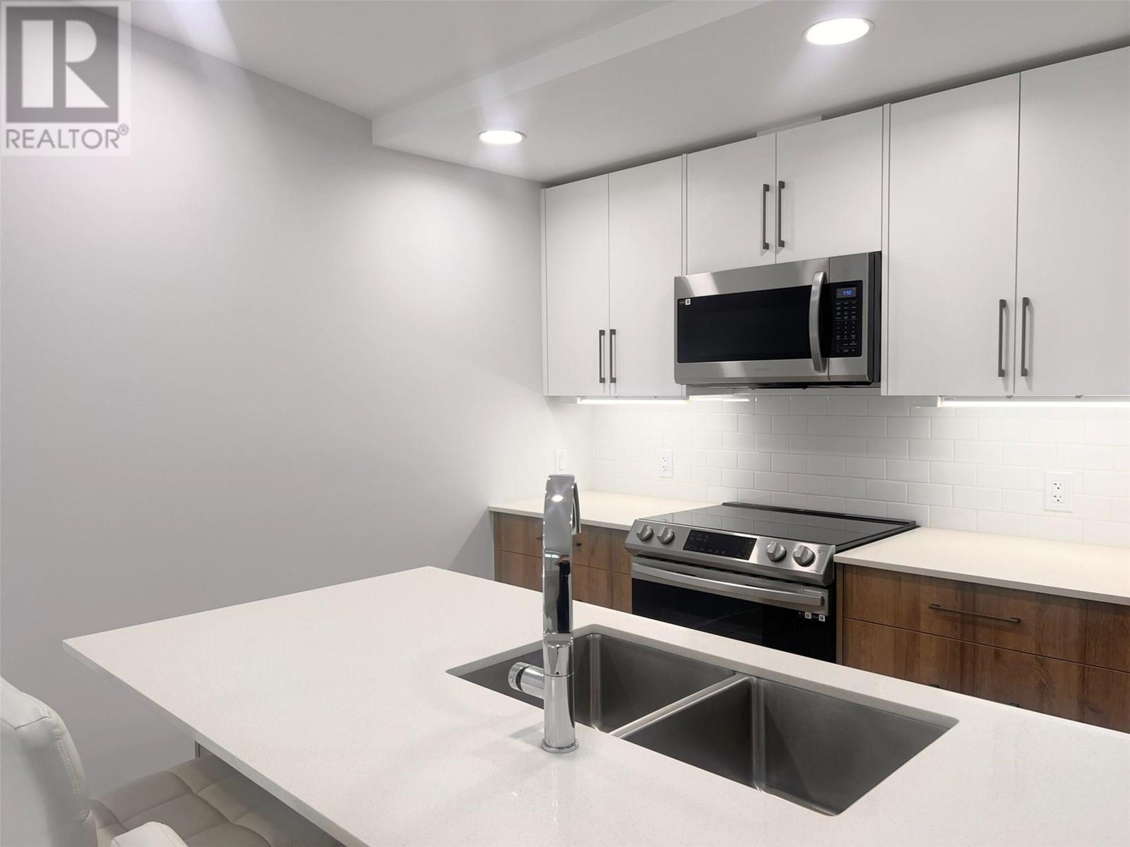 13415 Lakeshore Drive Unit# 204, Summerland, British Columbia  V0H 1Z1 - Photo 5 - 10346537