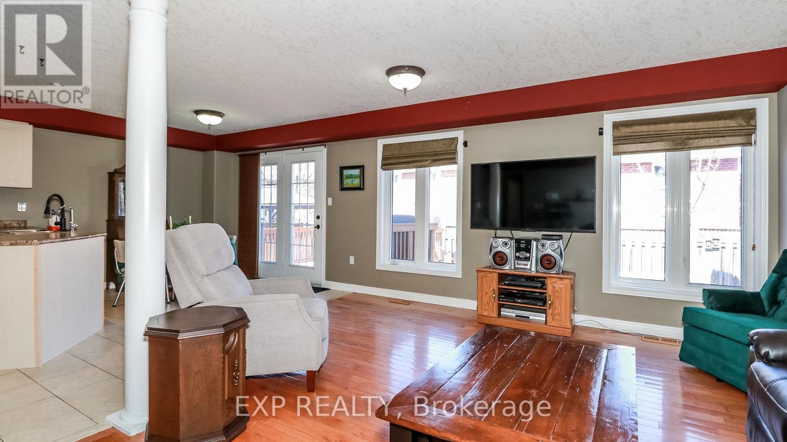 40 Benjamin Lane, Barrie (Painswick South), Ontario  L4N 0S2 - Photo 11 - S12065400