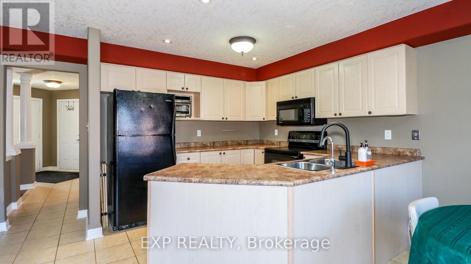 40 Benjamin Lane, Barrie, Ontario  L4N 0S2 - Photo 13 - S12065400