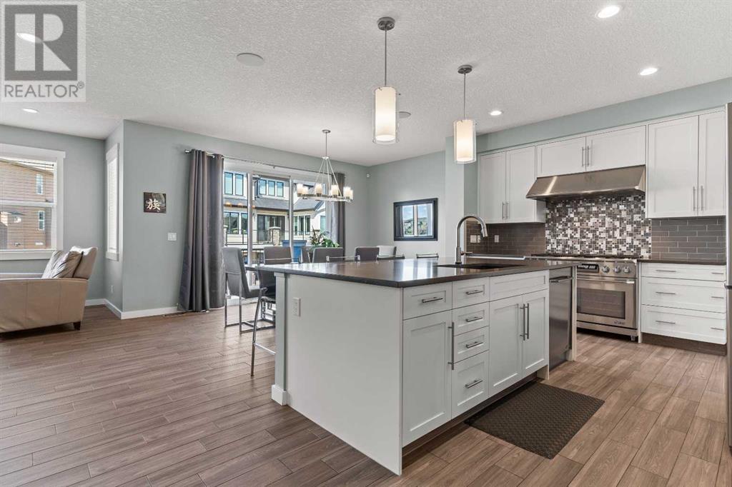 243 Mahogany Landing Se, Calgary, Alberta  T3M 1V8 - Photo 3 - A2218284