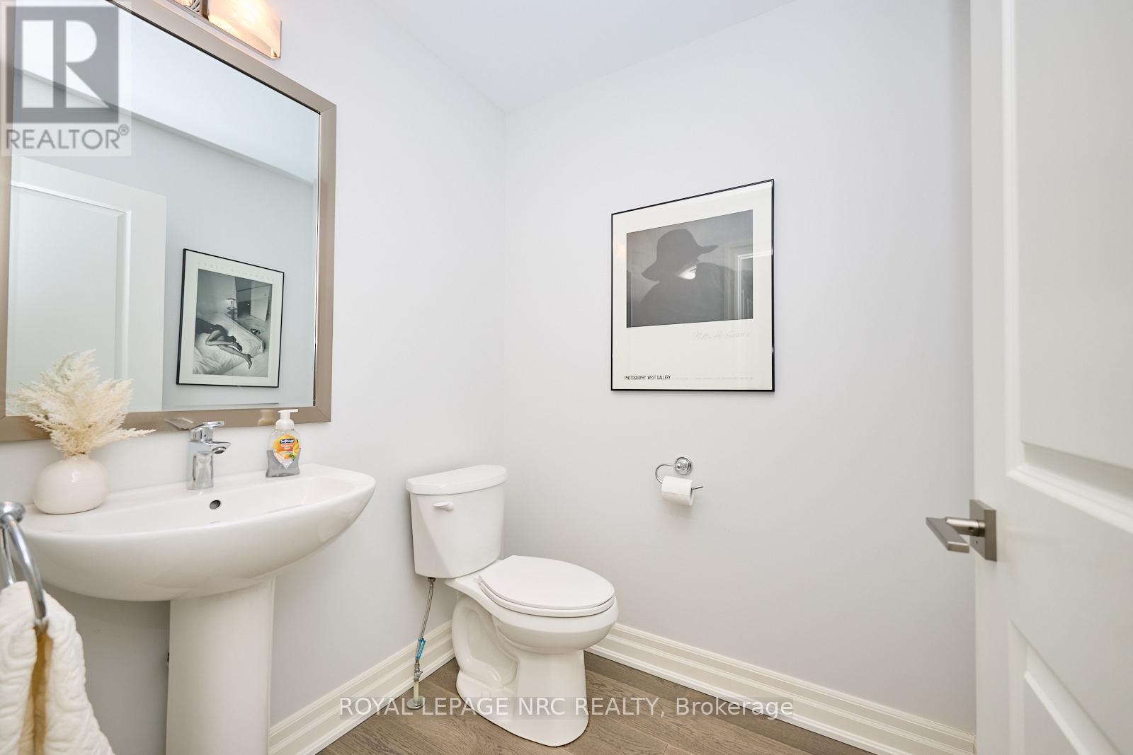43 Aberdeen Lane S, Niagara-On-The-Lake, Ontario  L0S 1J0 - Photo 4 - X12131927