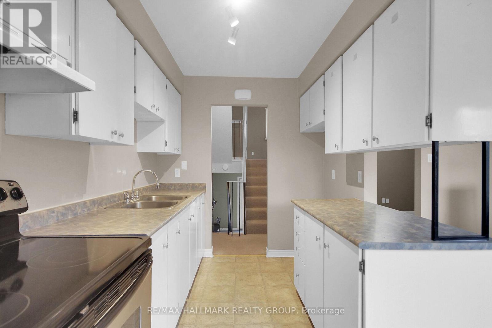 344 Stowe Court, Ottawa, Ontario  K2K 1Z6 - Photo 15 - X12135707