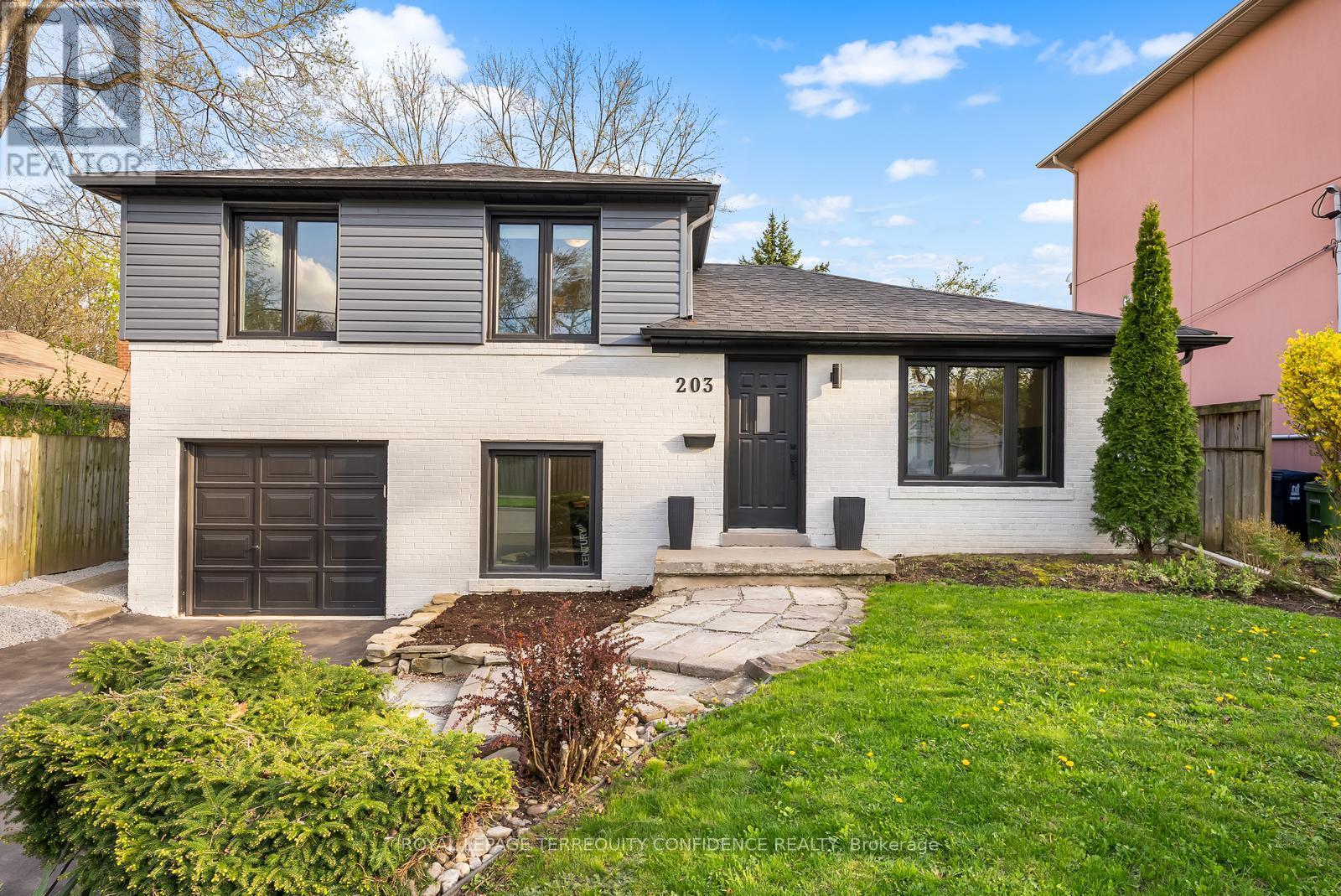 203 CHURCHILL AVENUE, toronto (willowdale west), Ontario
