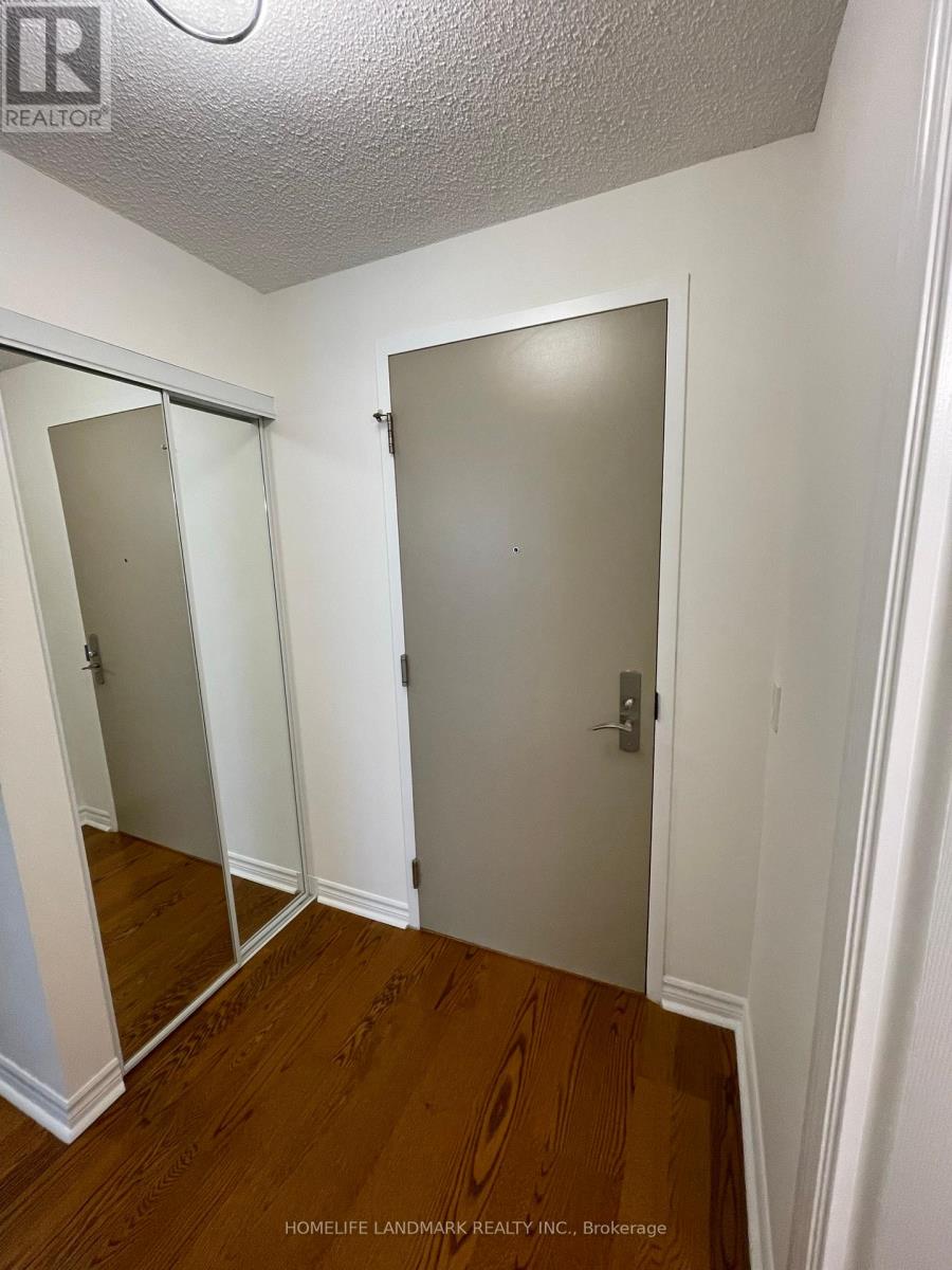 301 - 763 Bay Street, Toronto, Ontario  M5G 2R3 - Photo 6 - C12135722
