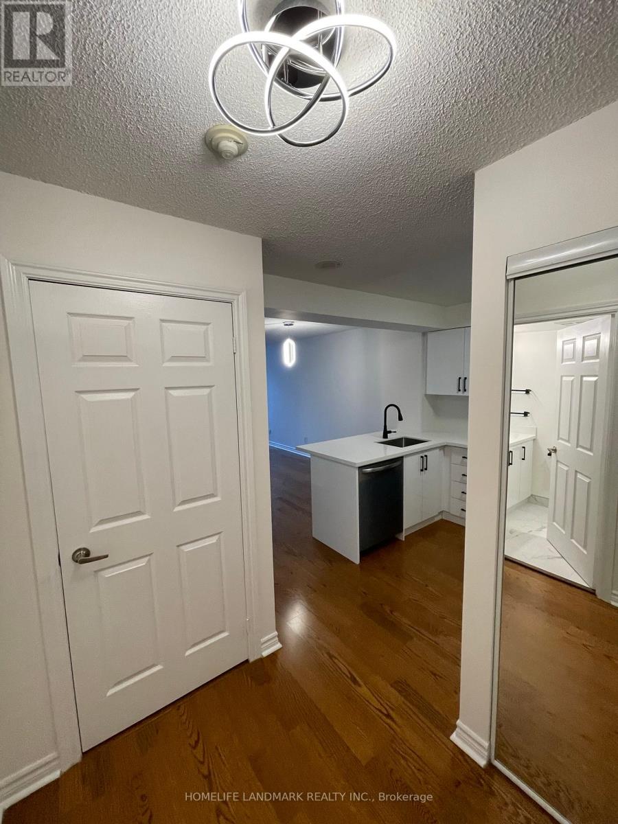 301 - 763 Bay Street, Toronto, Ontario  M5G 2R3 - Photo 7 - C12135722