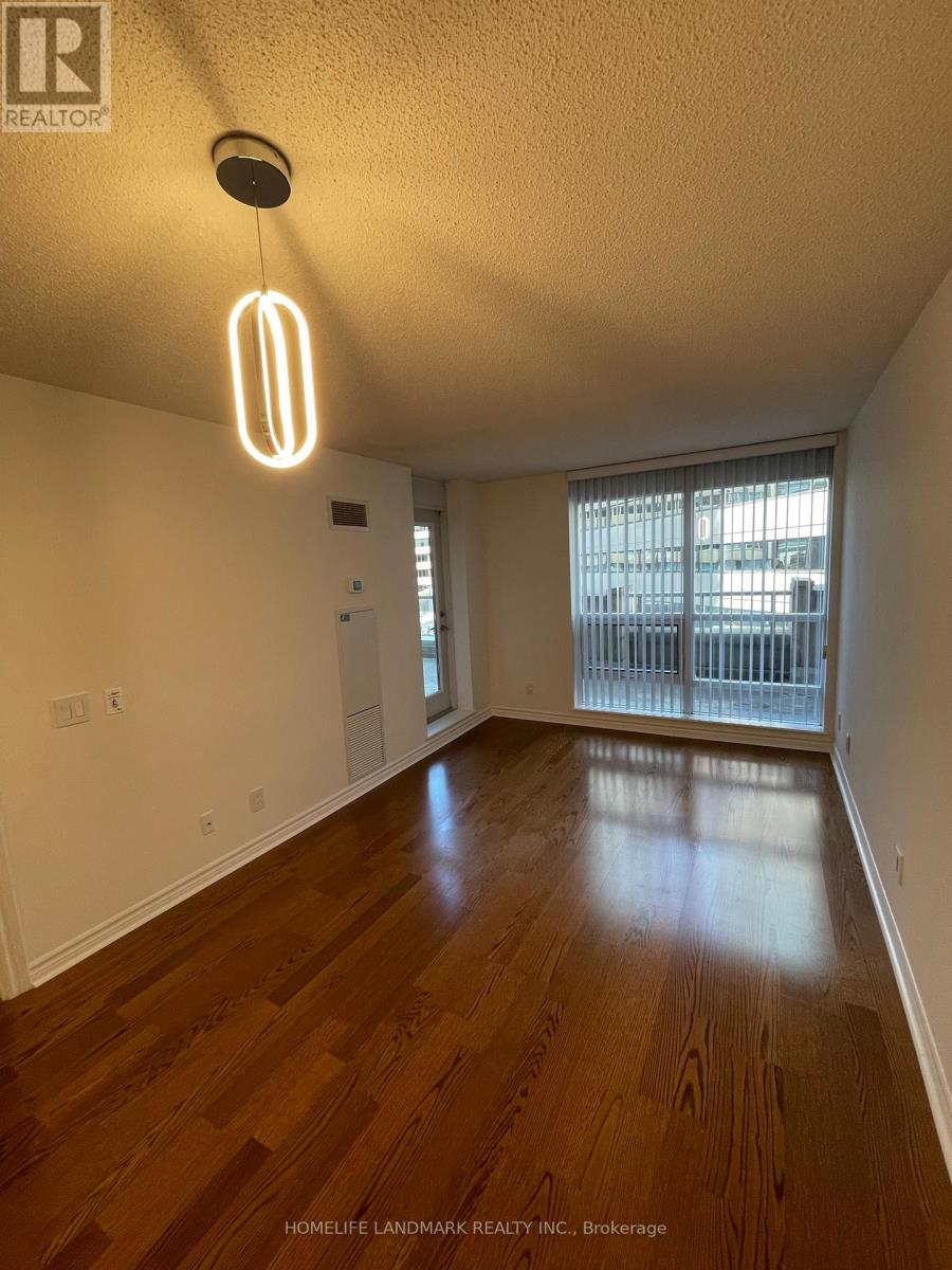 301 - 763 Bay Street, Toronto, Ontario  M5G 2R3 - Photo 8 - C12135722