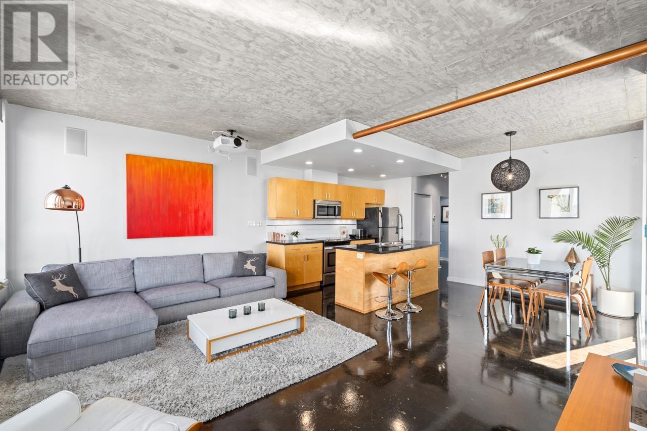 706 919 STATION STREET, Vancouver, British Columbia