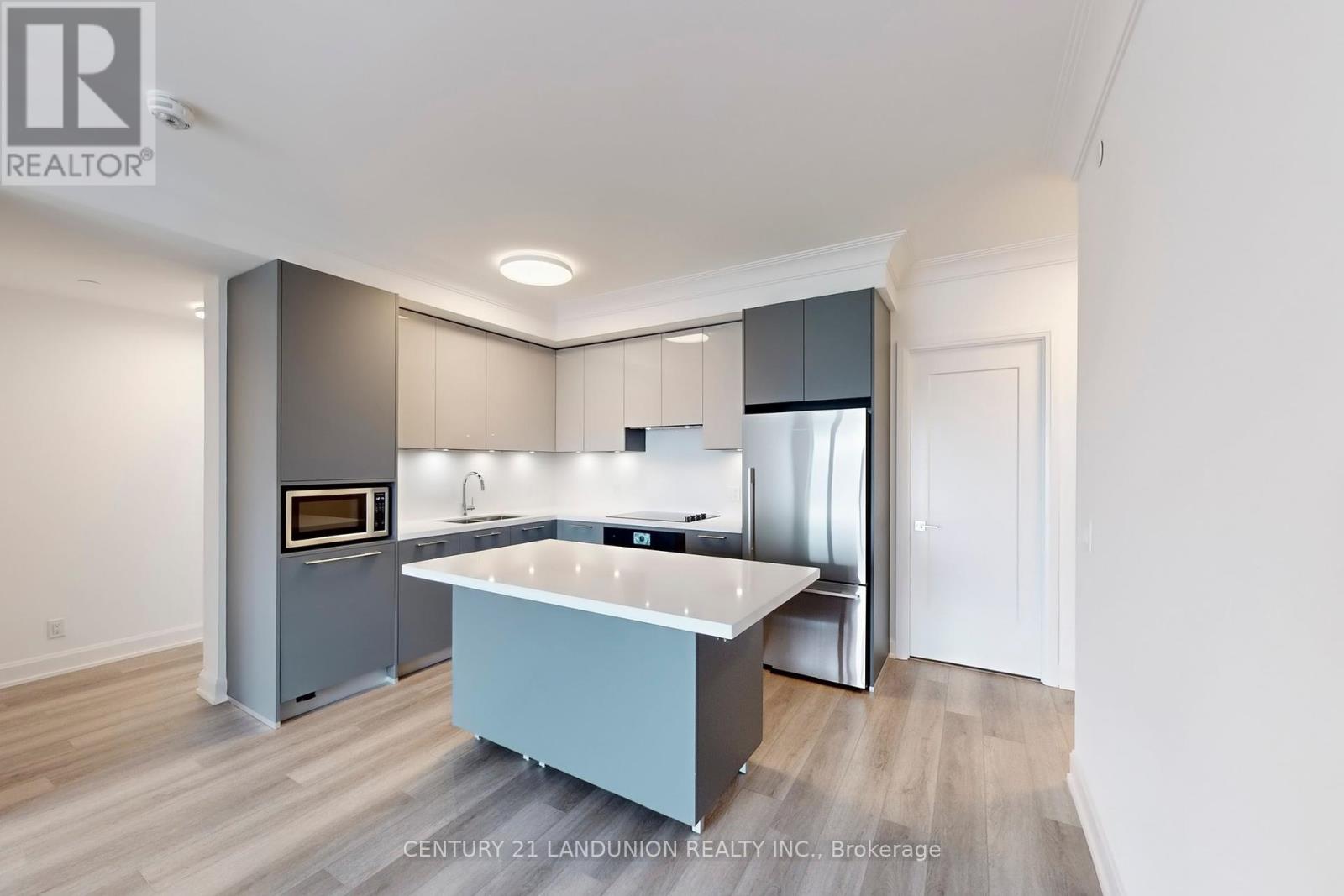 1507 - 8 Water Walk Drive, Markham, Ontario  L3R 6L4 - Photo 11 - N12135655