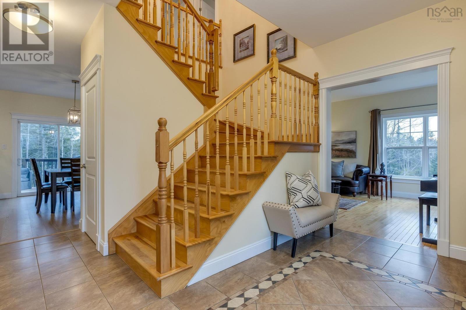 Property at 608 Voyageur Way image 3