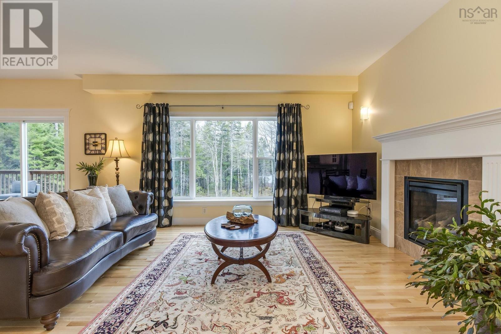 Property at 608 Voyageur Way image 5
