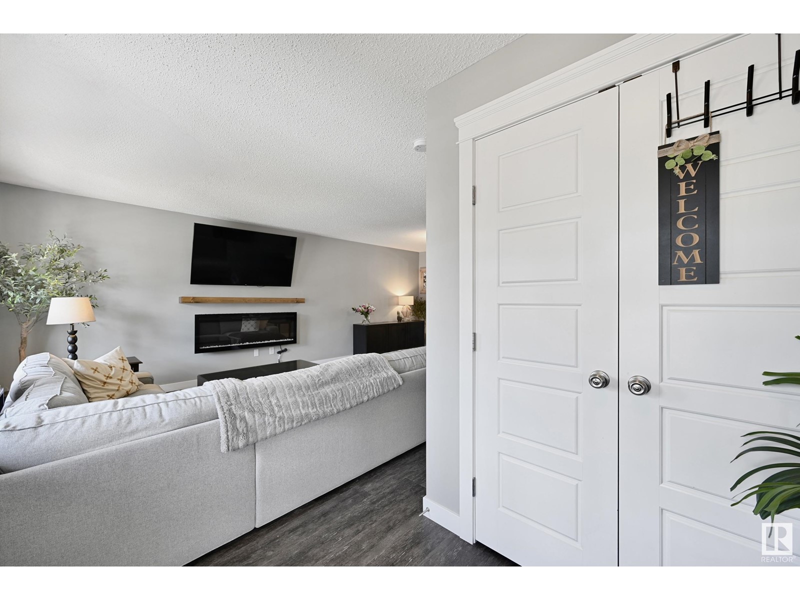 1525 Tamarack Bv Nw, Edmonton, Alberta  T6T 2E3 - Photo 4 - E4435366