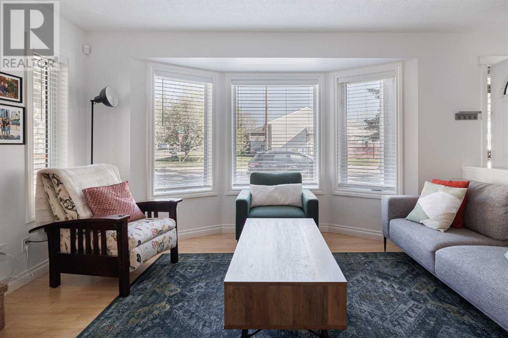 Property at 415 Regal Park NE image 3