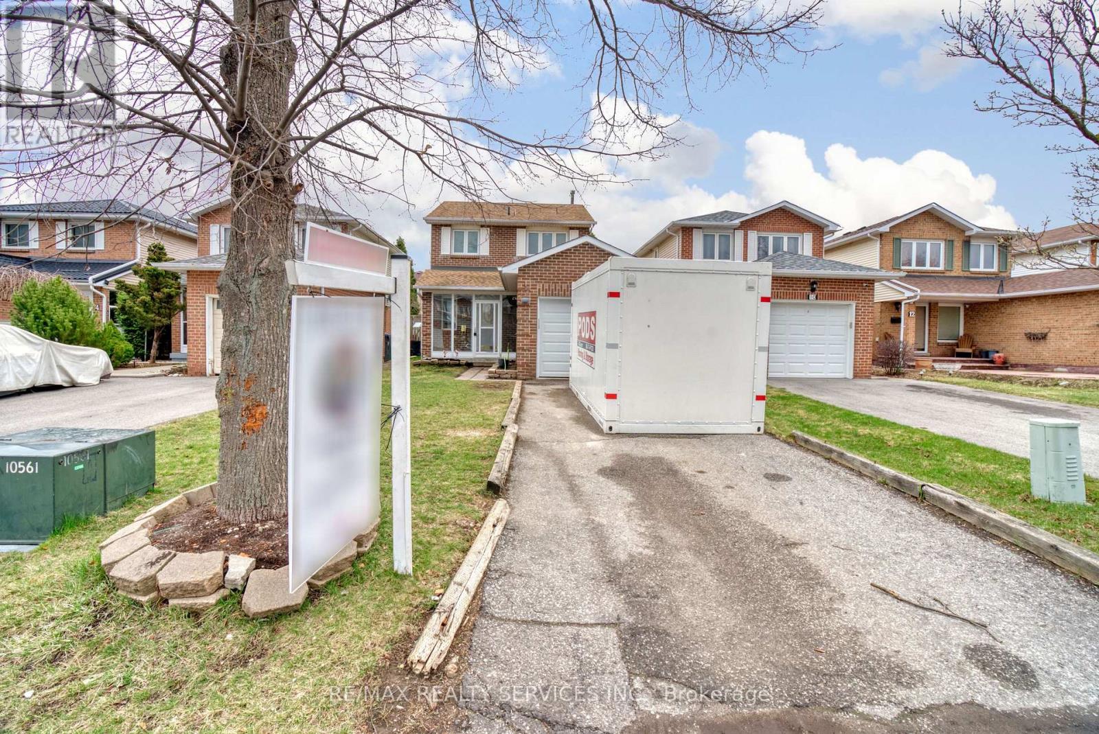 8 LUMINOUS COURT, brampton (heart lake west), Ontario