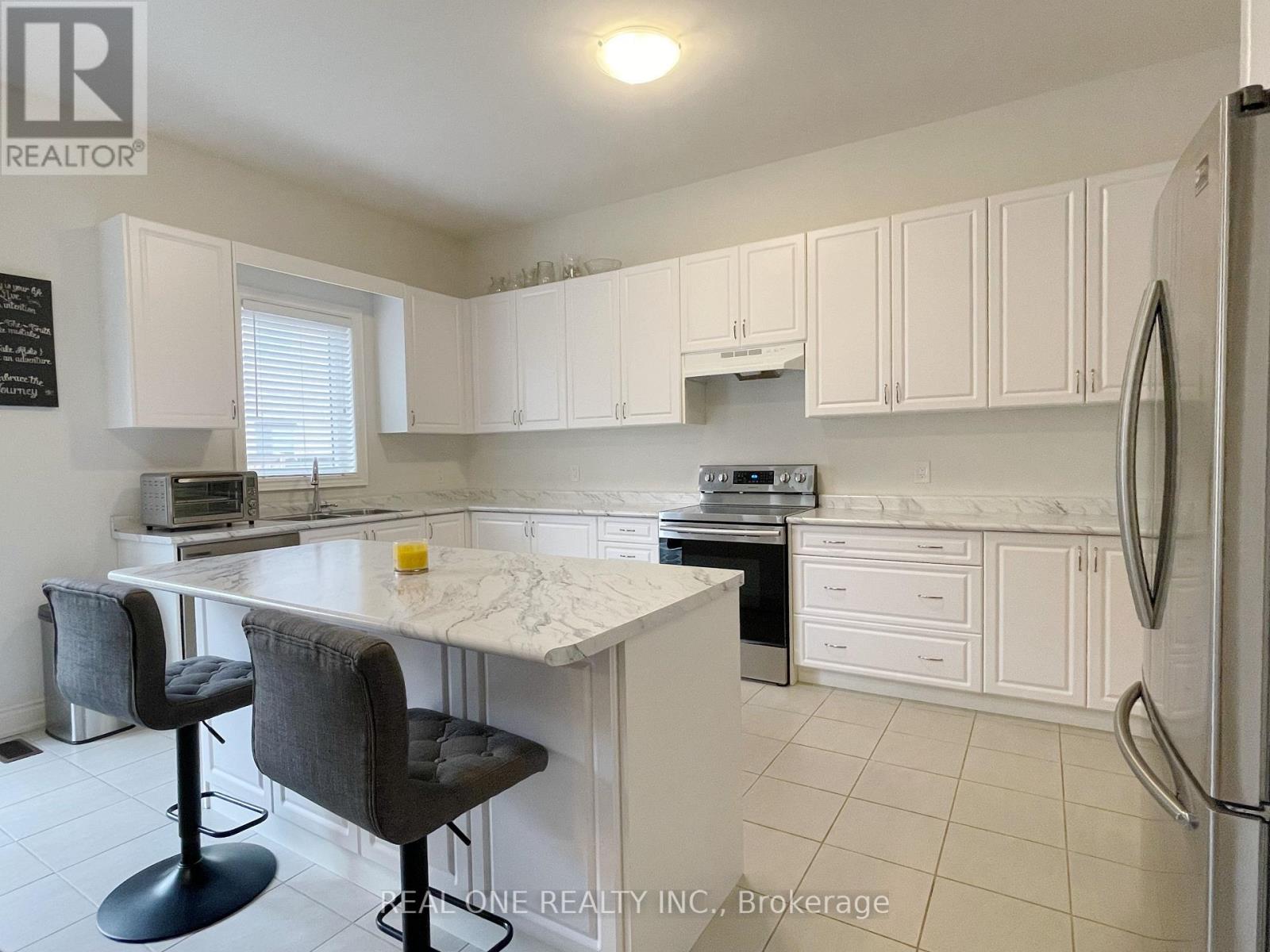 191 Belmore Court, Milton, Ontario  L9E 1H5 - Photo 13 - W12135691