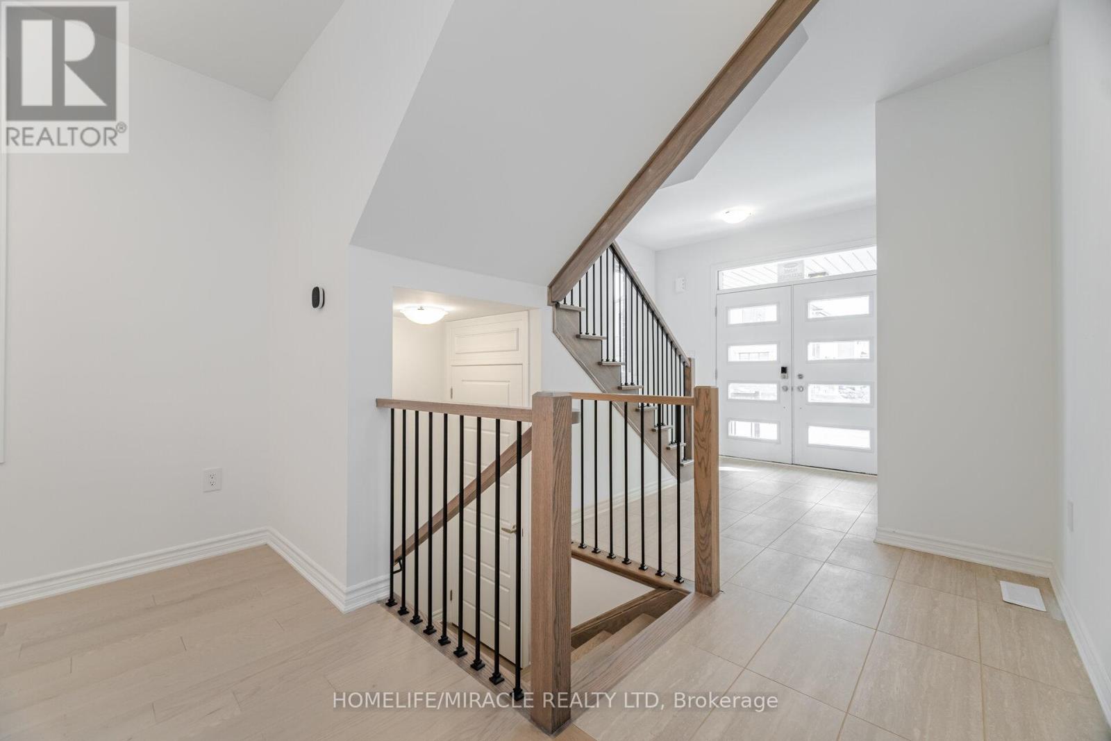 1323 Temperance Crescent, Milton (Bw Bowes), Ontario  L9E 2E4 - Photo 17 - W12135708