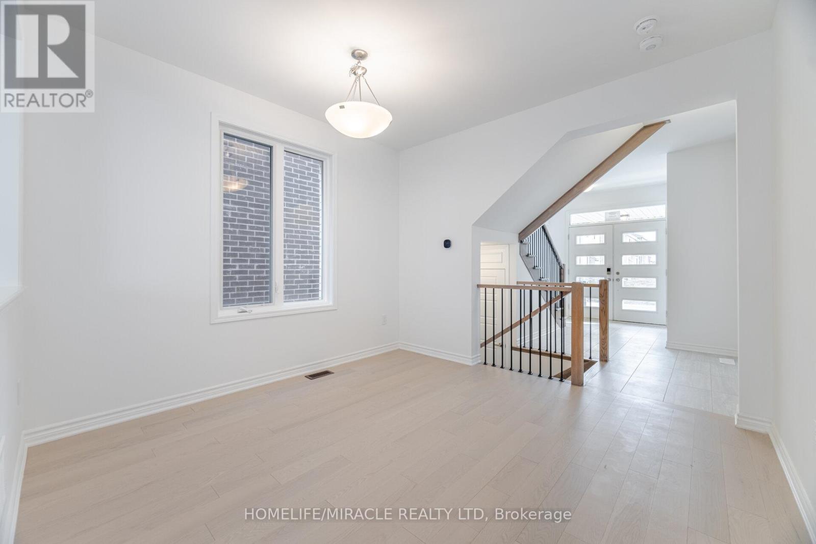 1323 Temperance Crescent, Milton (Bw Bowes), Ontario  L9E 2E4 - Photo 6 - W12135708