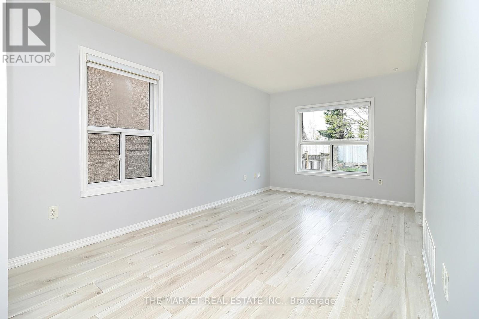 1353 Spring Garden Court, Mississauga, Ontario  L5N 8K5 - Photo 11 - W12135713