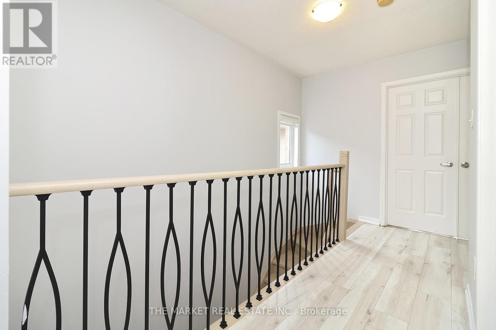 1353 Spring Garden Court, Mississauga, Ontario  L5N 8K5 - Photo 21 - W12135713