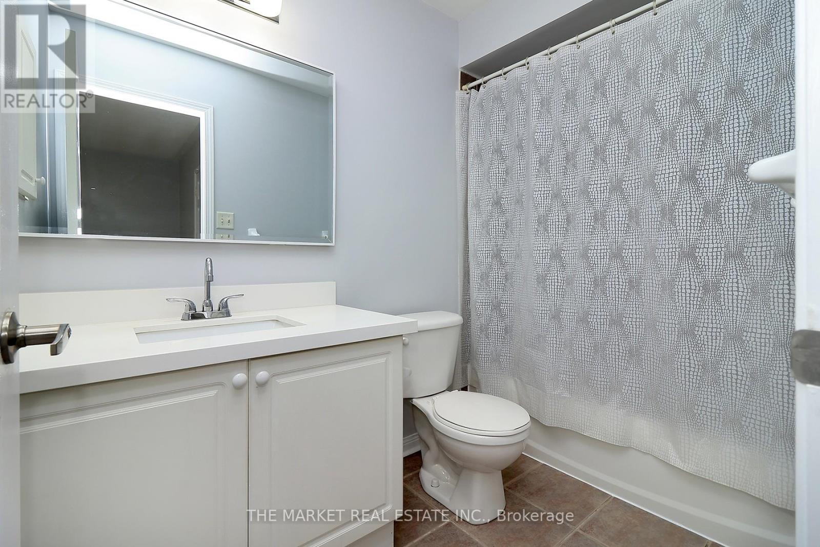 1353 Spring Garden Court, Mississauga, Ontario  L5N 8K5 - Photo 25 - W12135713