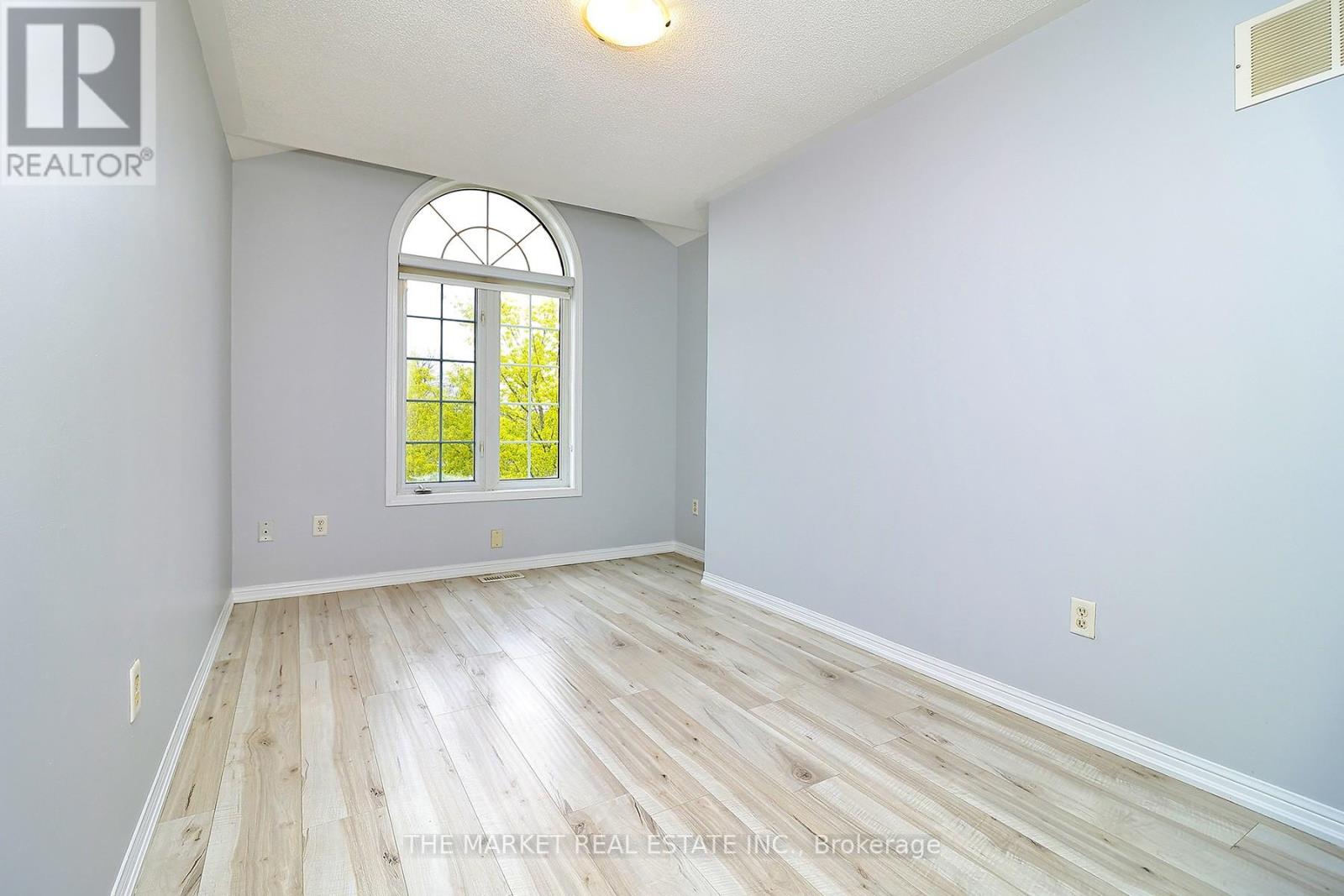 1353 Spring Garden Court, Mississauga, Ontario  L5N 8K5 - Photo 28 - W12135713