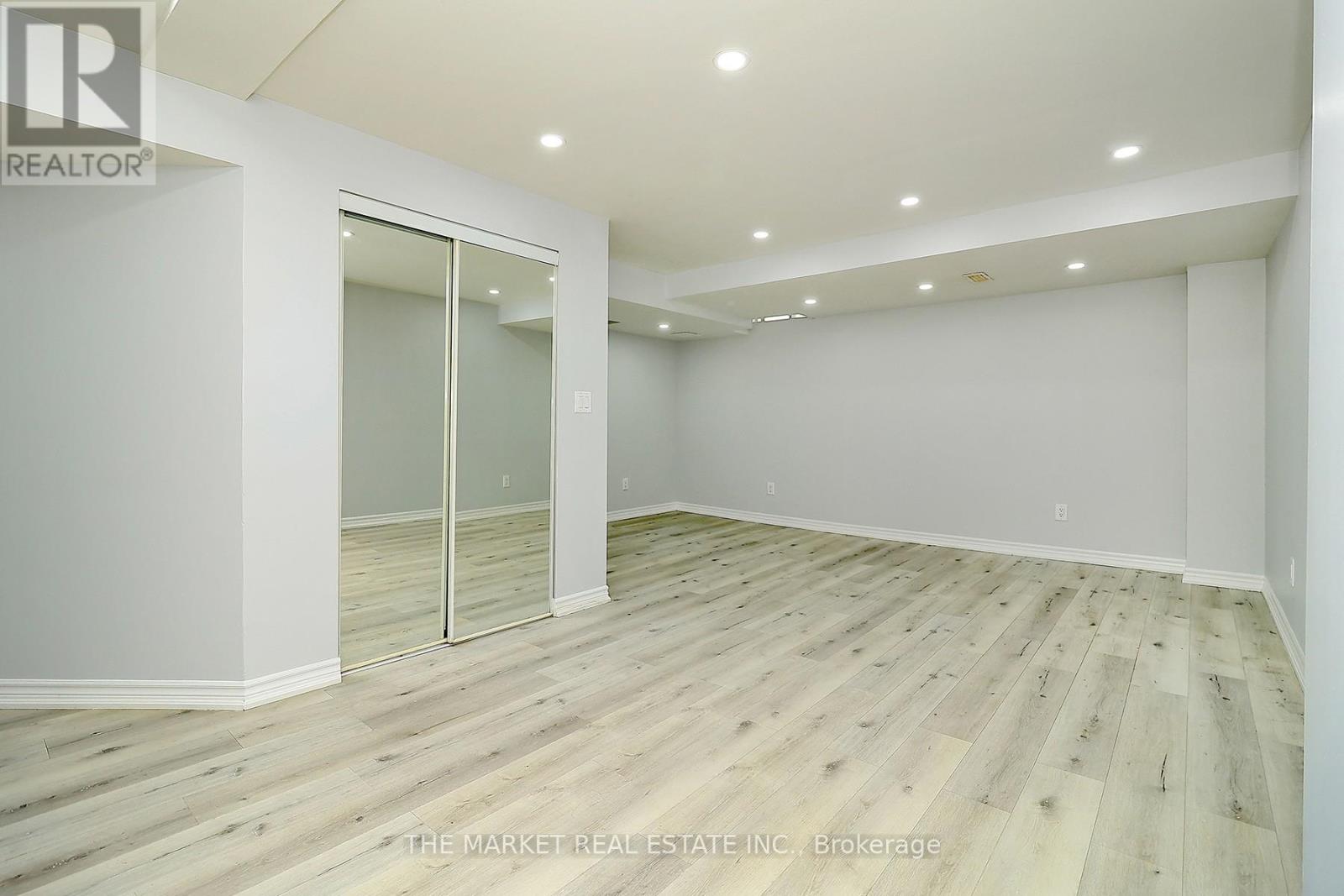 1353 Spring Garden Court, Mississauga, Ontario  L5N 8K5 - Photo 30 - W12135713