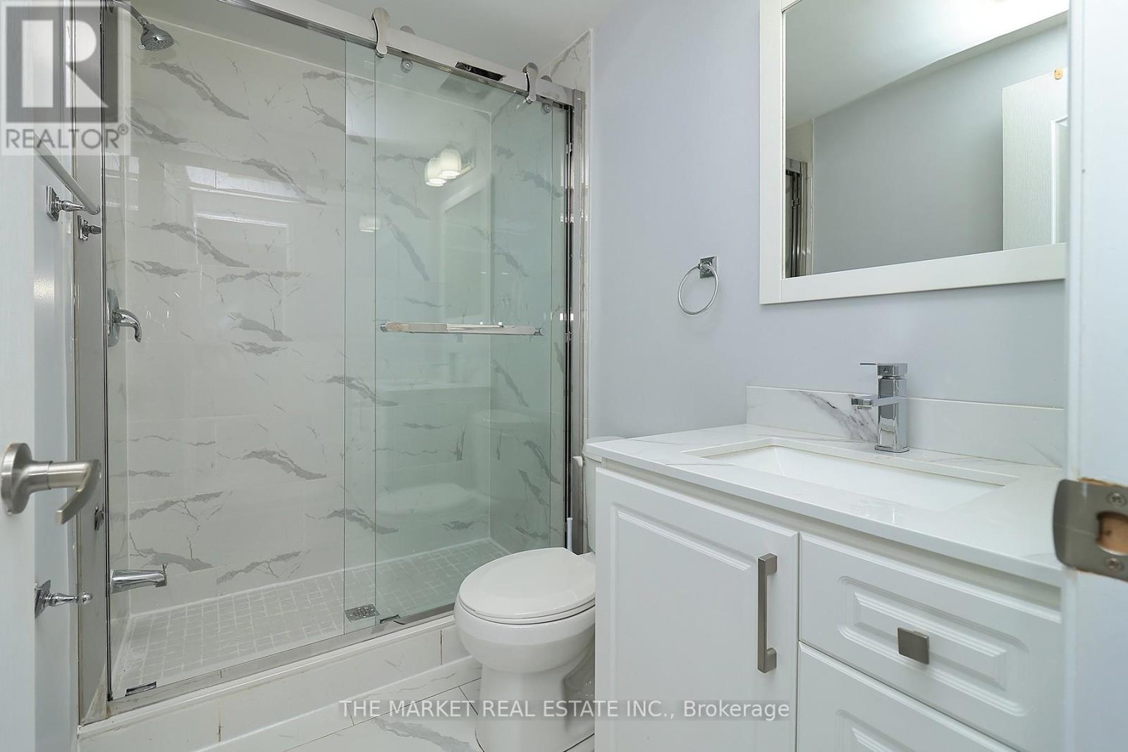 1353 Spring Garden Court, Mississauga, Ontario  L5N 8K5 - Photo 34 - W12135713