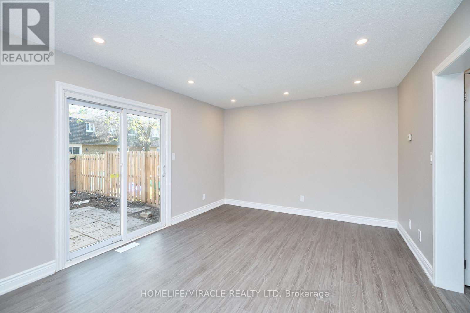 56 - 131 Rockwood Avenue, St. Catharines (Secord Woods), Ontario  L2P 3K4 - Photo 10 - X12135715