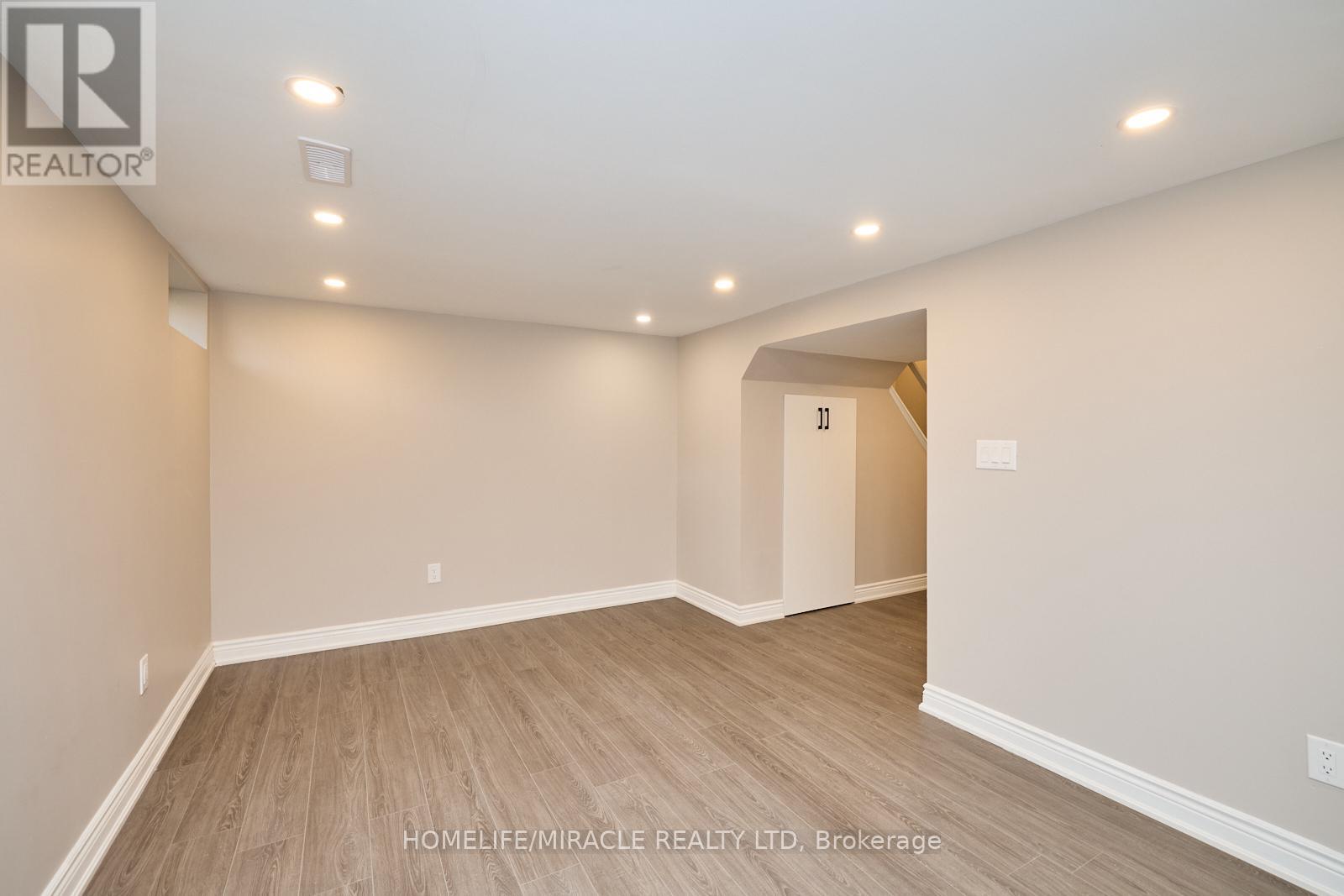 56 - 131 Rockwood Avenue, St. Catharines (Secord Woods), Ontario  L2P 3K4 - Photo 21 - X12135715