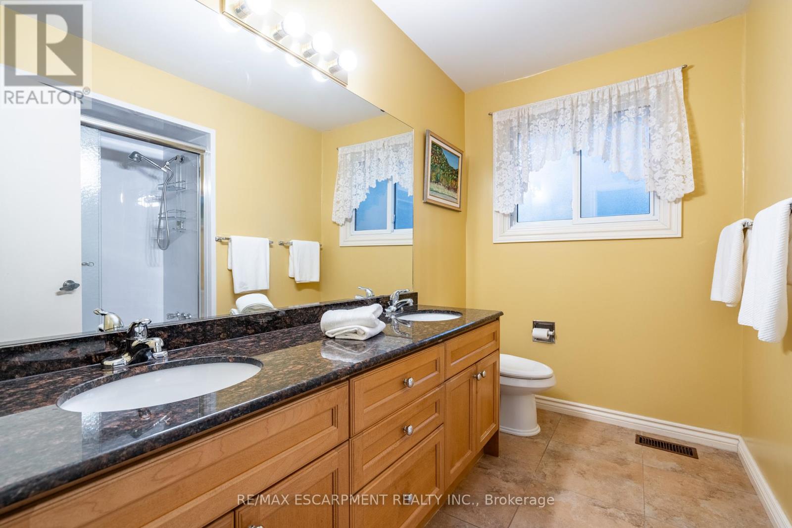 3 San Paulo Drive, Hamilton (Mountview), Ontario  L9C 6R6 - Photo 29 - X12135735