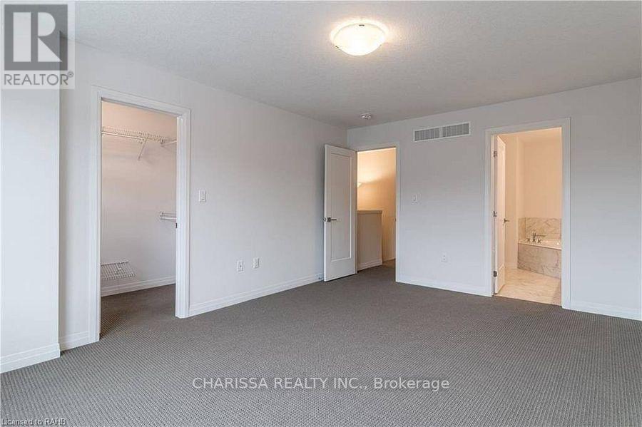 30 Greenwich Avenue, Hamilton (Stoney Creek), Ontario  L8J 0L5 - Photo 8 - X12135738