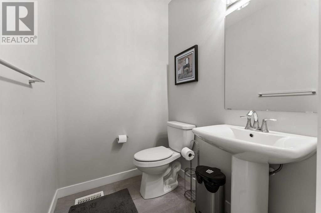 804 Shawnee Terrace Sw, Calgary, Alberta  T2Y 0P6 - Photo 15 - A2196909