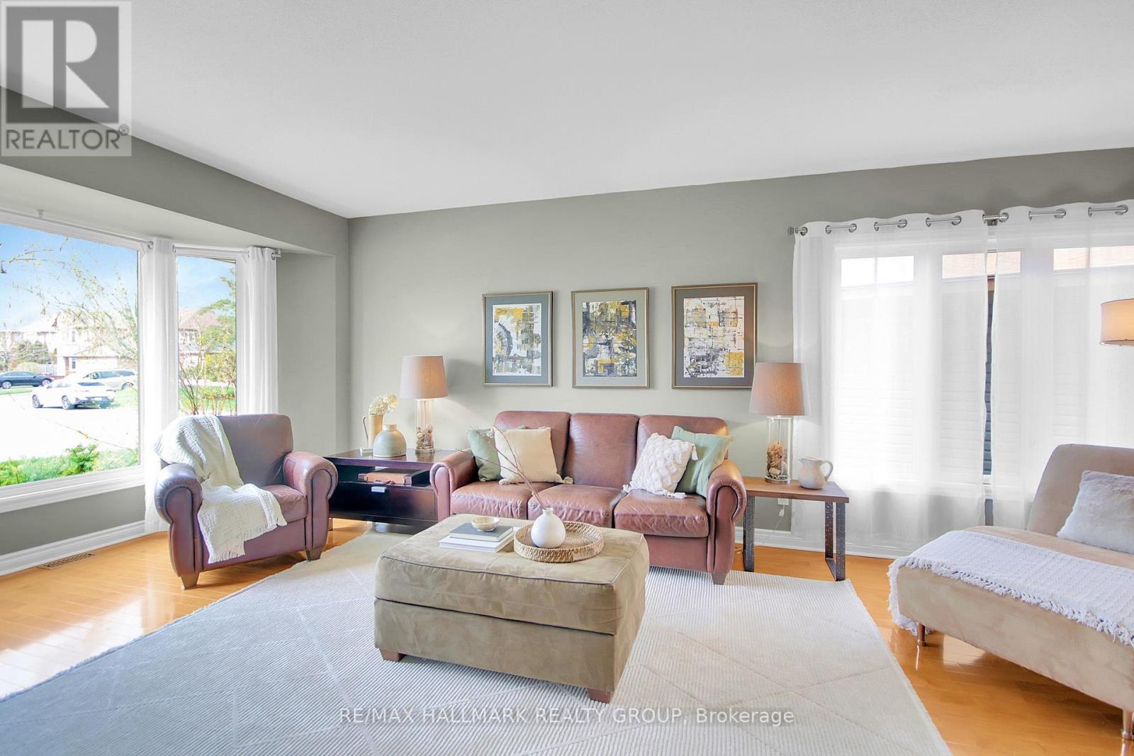 Property at 20 ARBUCKLE CRESCENT image 3