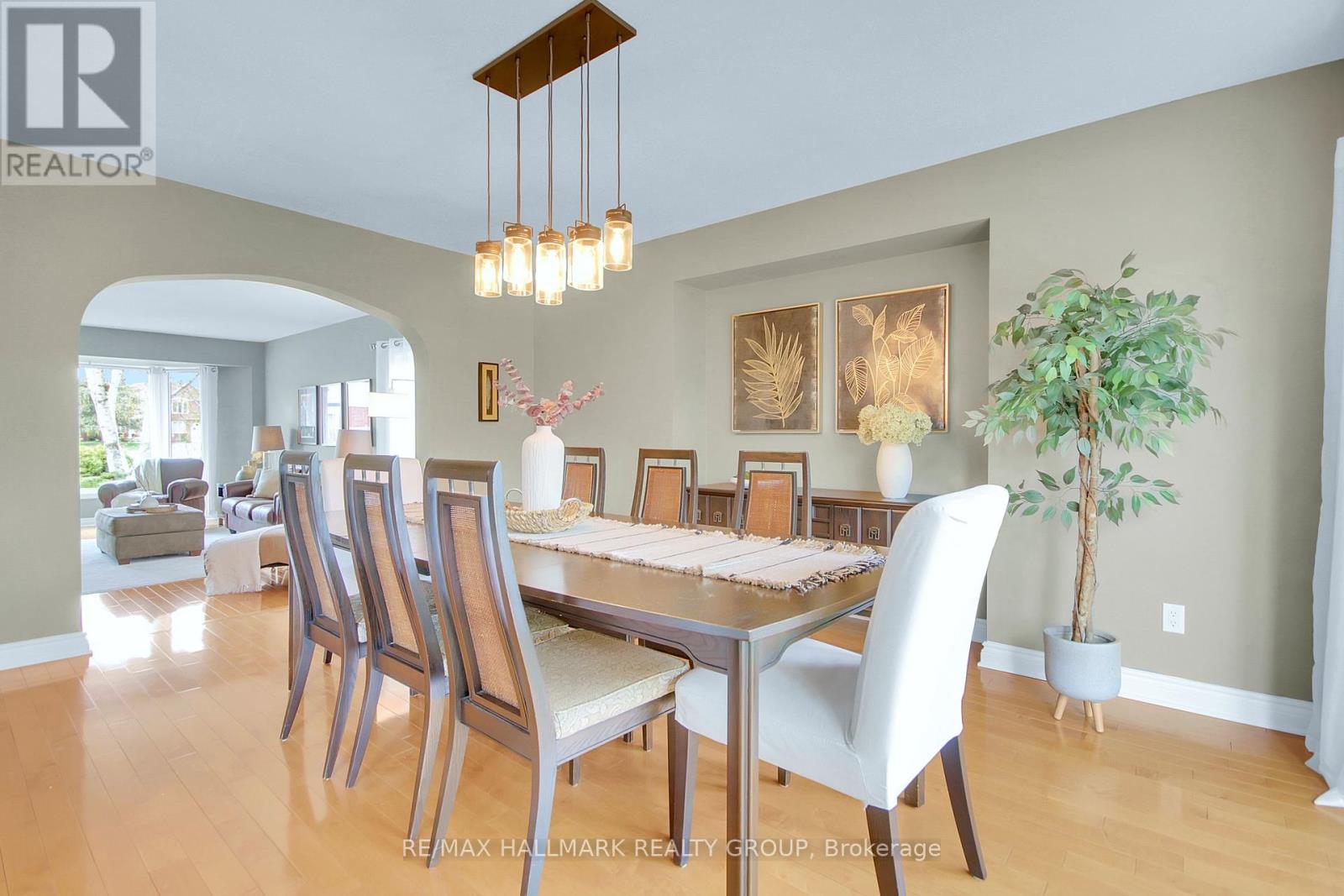 20 Arbuckle Crescent, Ottawa, Ontario  K2G 5H1 - Photo 5 - X12135755