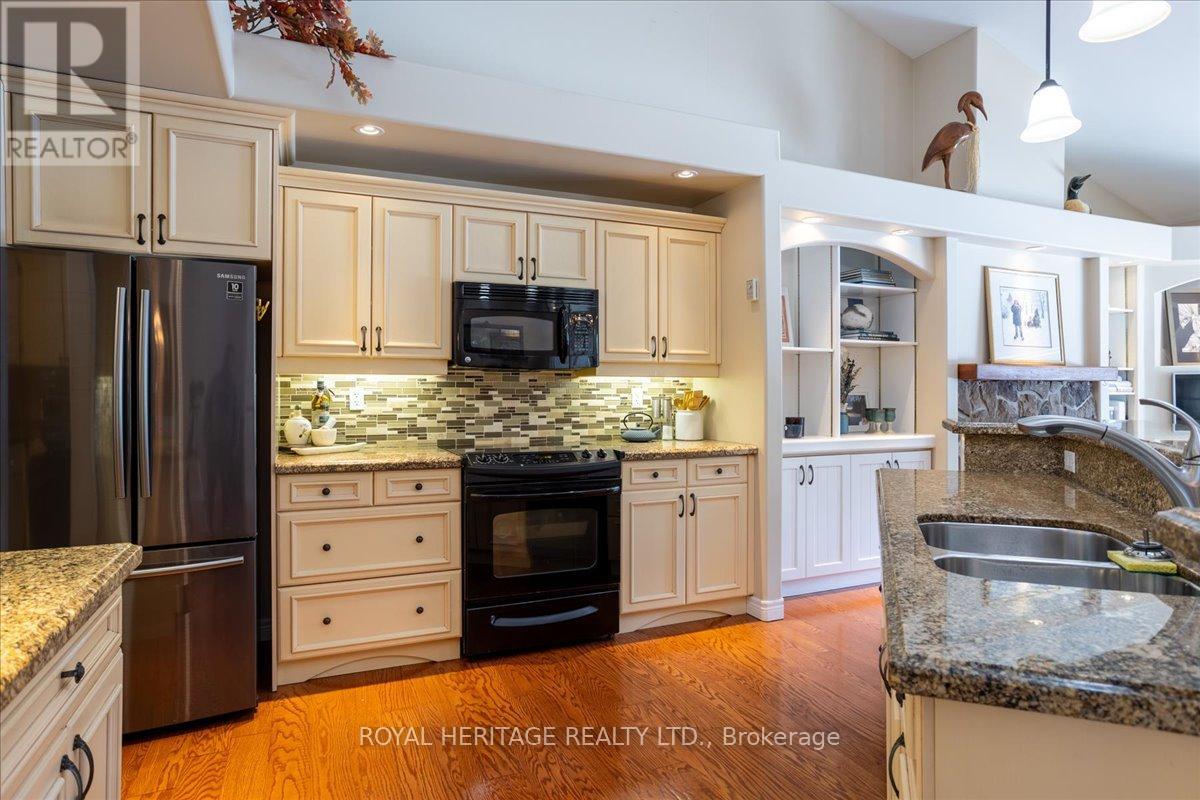 162 Riverside Drive, Kawartha Lakes, Ontario  K0M 1A0 - Photo 12 - X12015164
