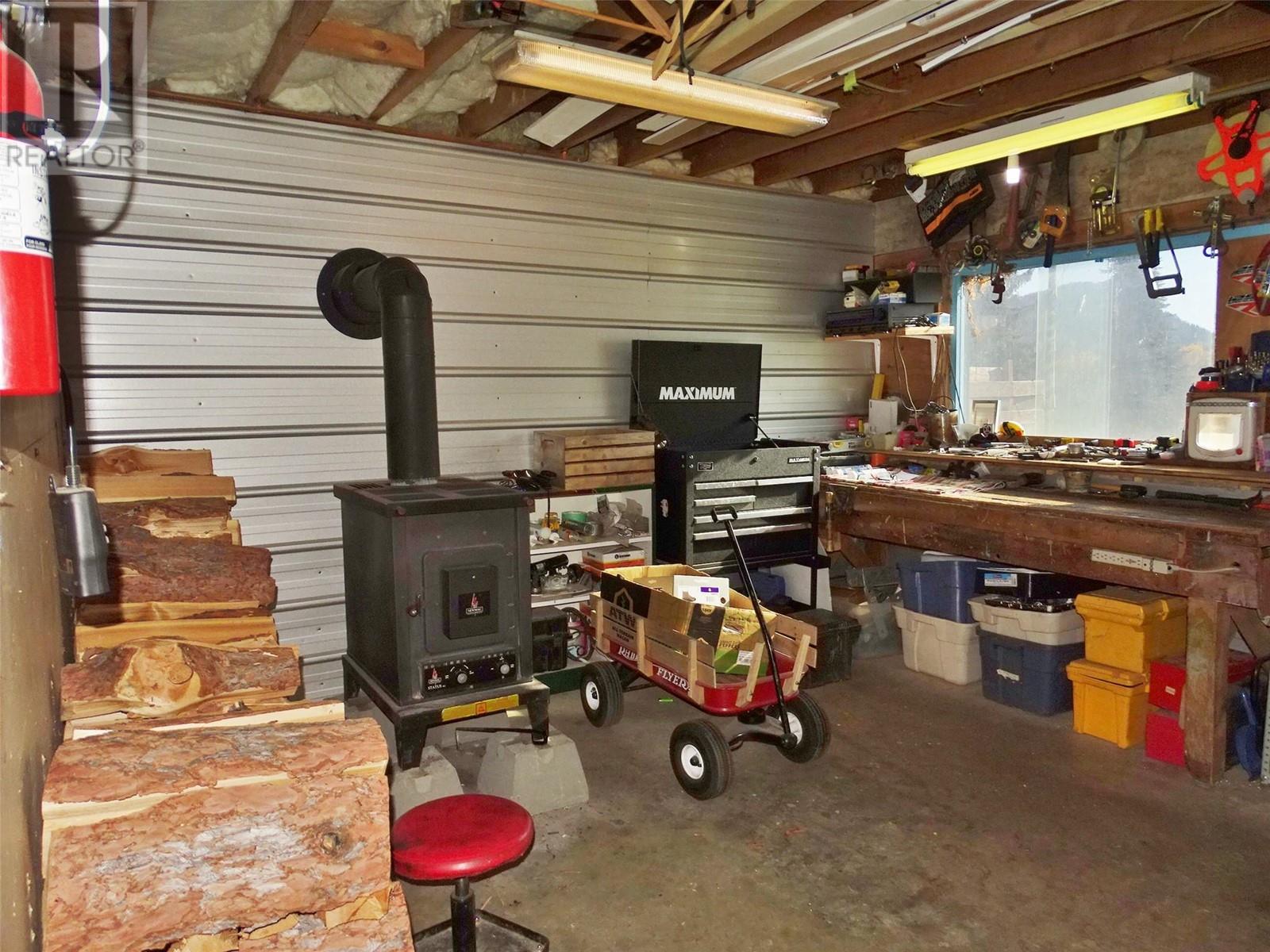 1613 Leroi Avenue, Rossland, British Columbia  V0G 1Y0 - Photo 31 - 10326626