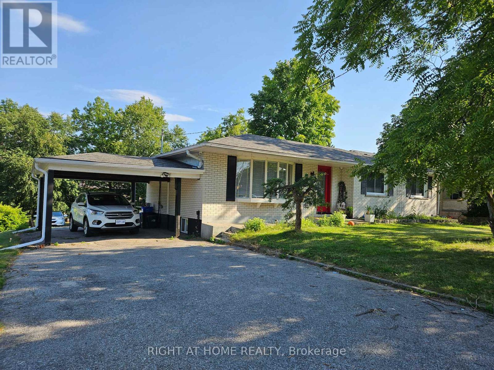 63 Cundles Road E, Barrie, Ontario  L4M 2Z6 - Photo 2 - S12135757