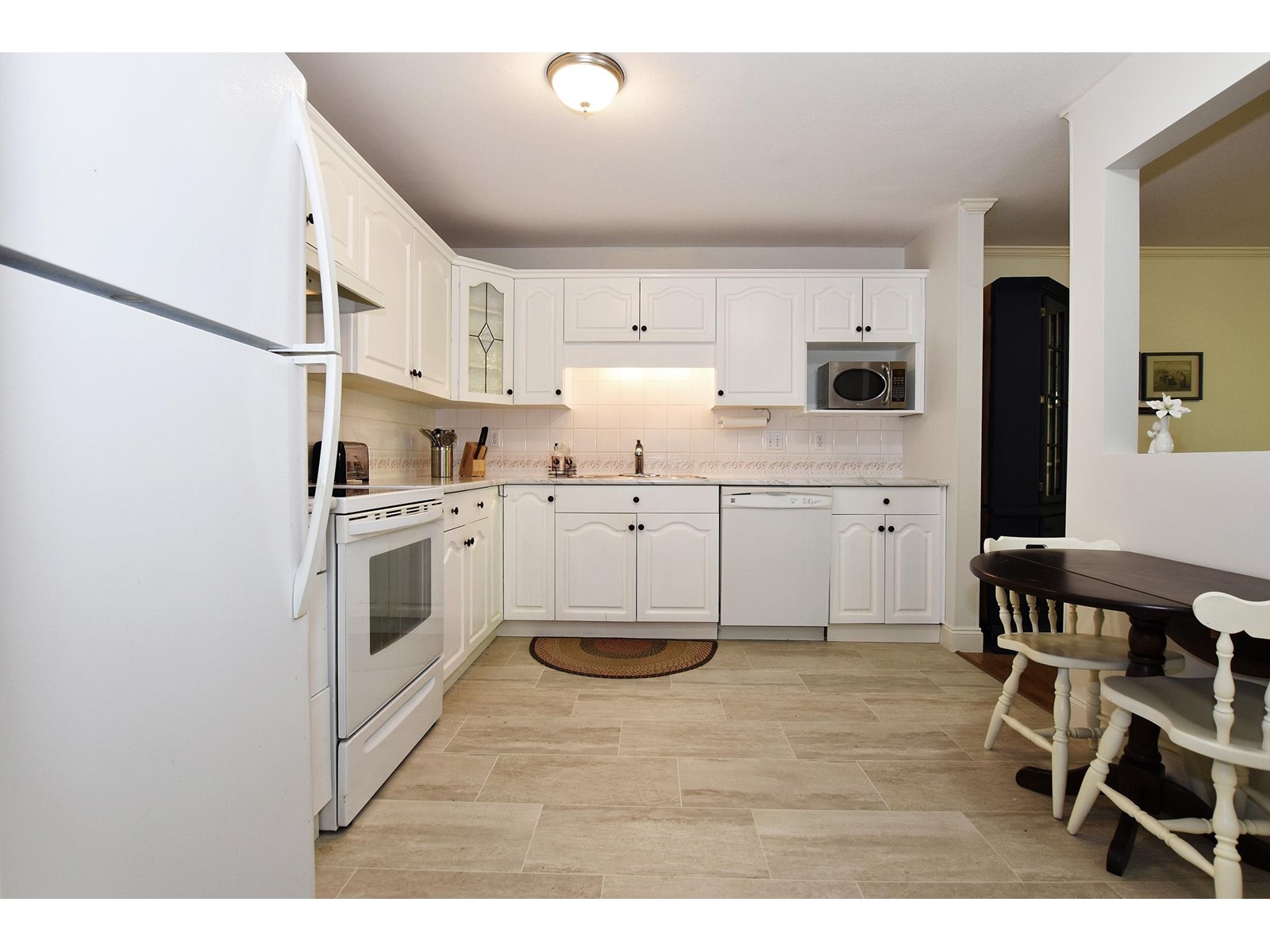 208 2626 Countess Street, Abbotsford, British Columbia  V2T 5P3 - Photo 4 - R2998603