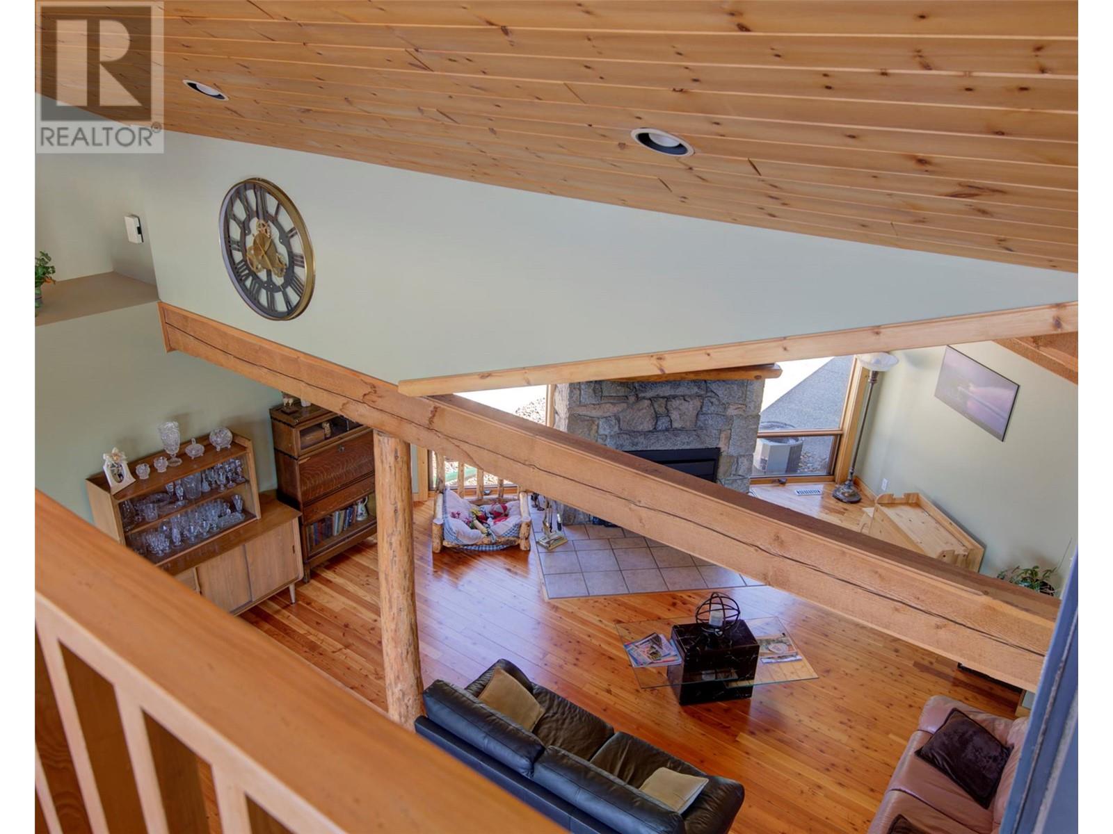 Property at 9260 Chinook Road image 4