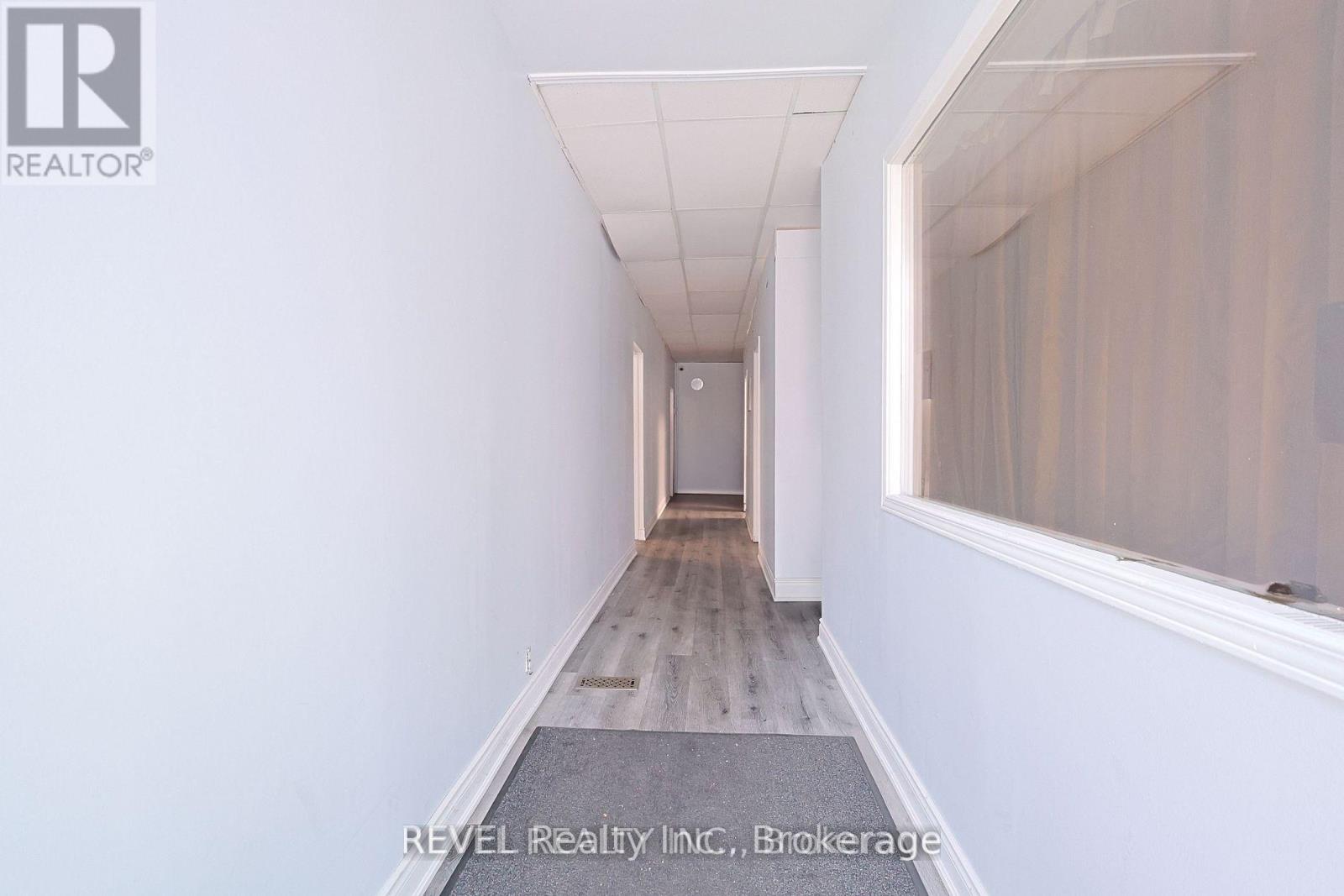 12 East Main Street, Welland, Ontario  L3B 3W3 - Photo 6 - X12135785