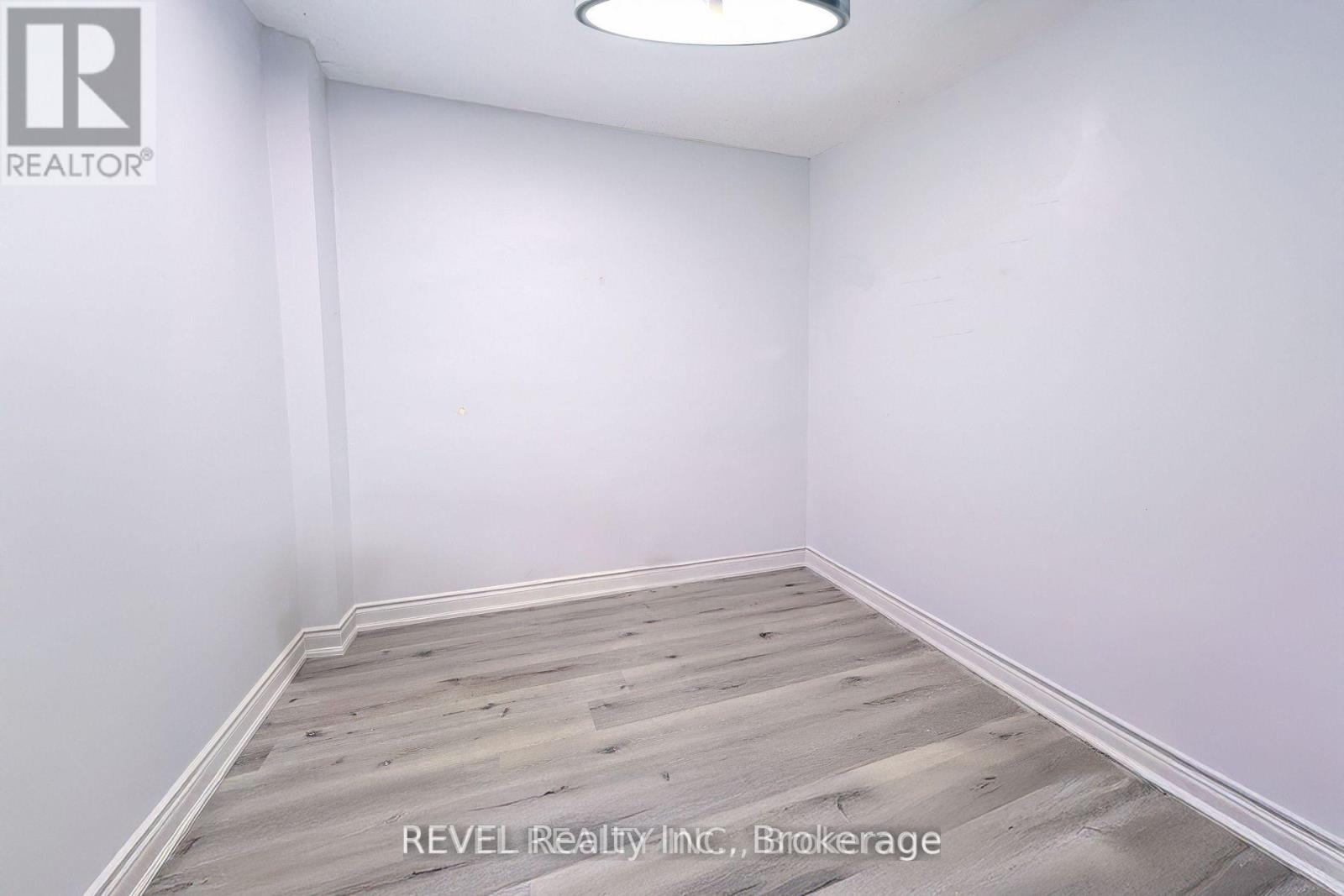 12 East Main Street, Welland, Ontario  L3B 3W3 - Photo 8 - X12135785