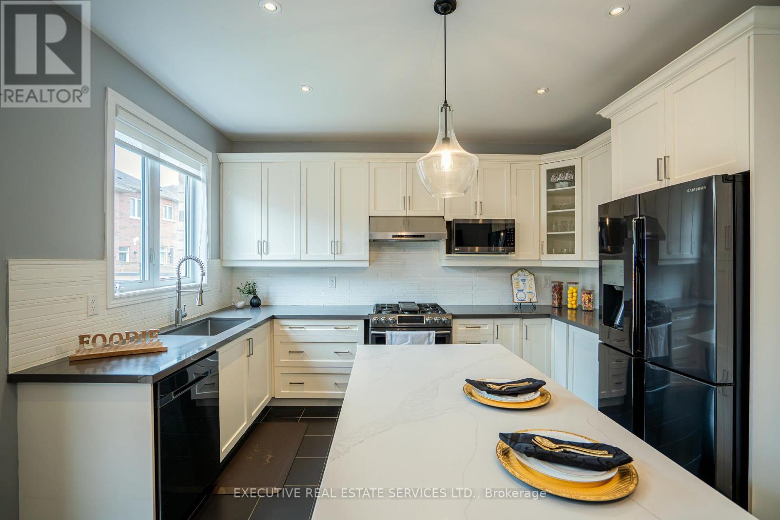 255 Buick Boulevard, Brampton, Ontario  L7A 4M7 - Photo 11 - W12132082