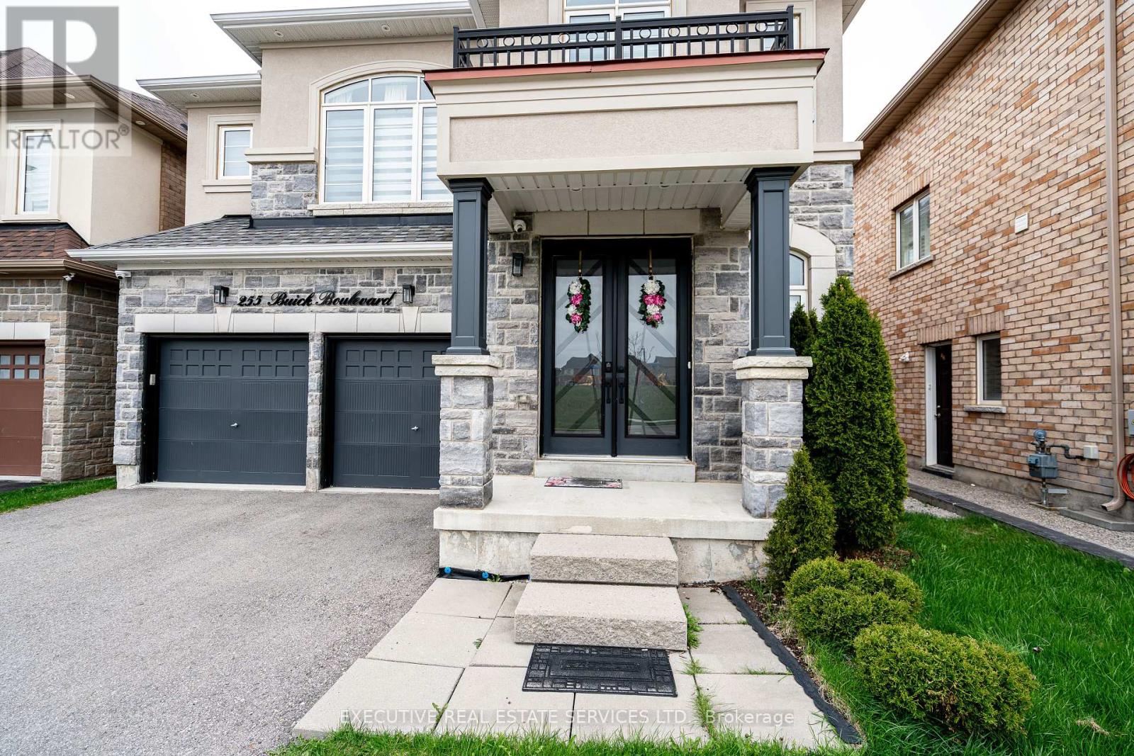 255 Buick Boulevard, Brampton, Ontario  L7A 4M7 - Photo 2 - W12132082