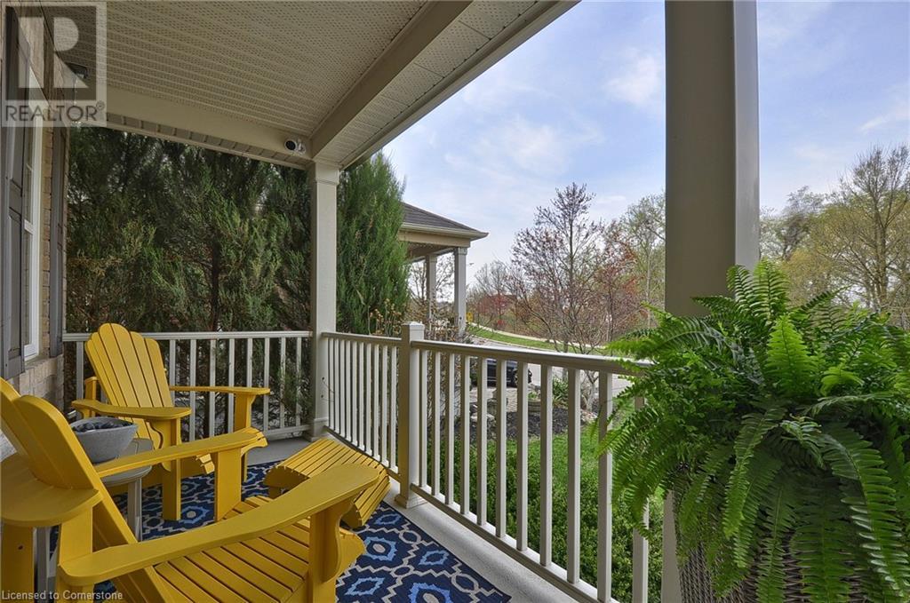 Property at 124 SILVERTHORNE Drive image 4