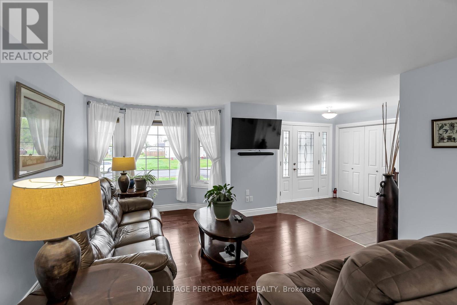 1631 Morris Street, Cornwall, Ontario  K6H 7G9 - Photo 7 - X12135796