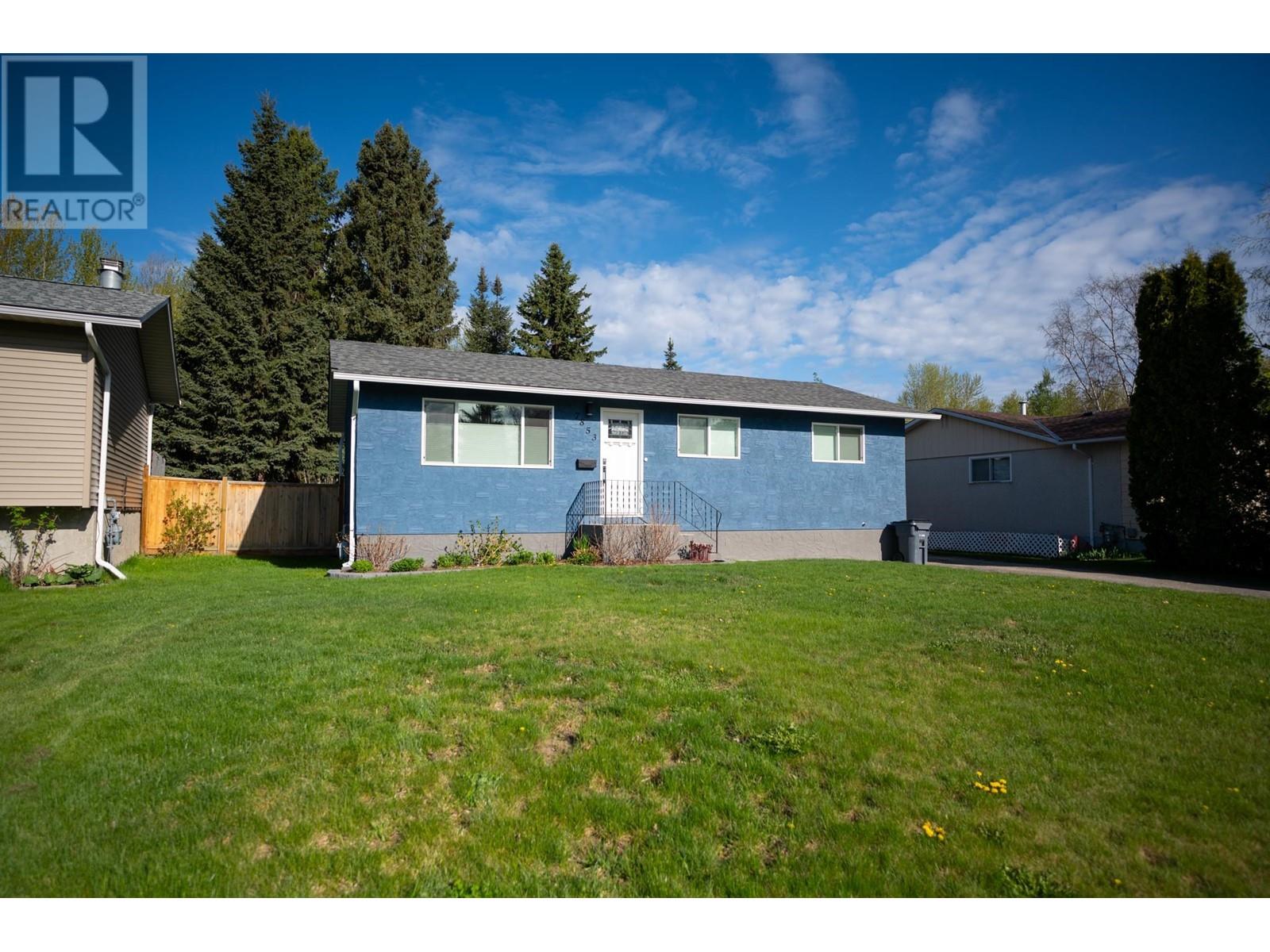 Property at 7853 QUEENS CRESCENT image 2
