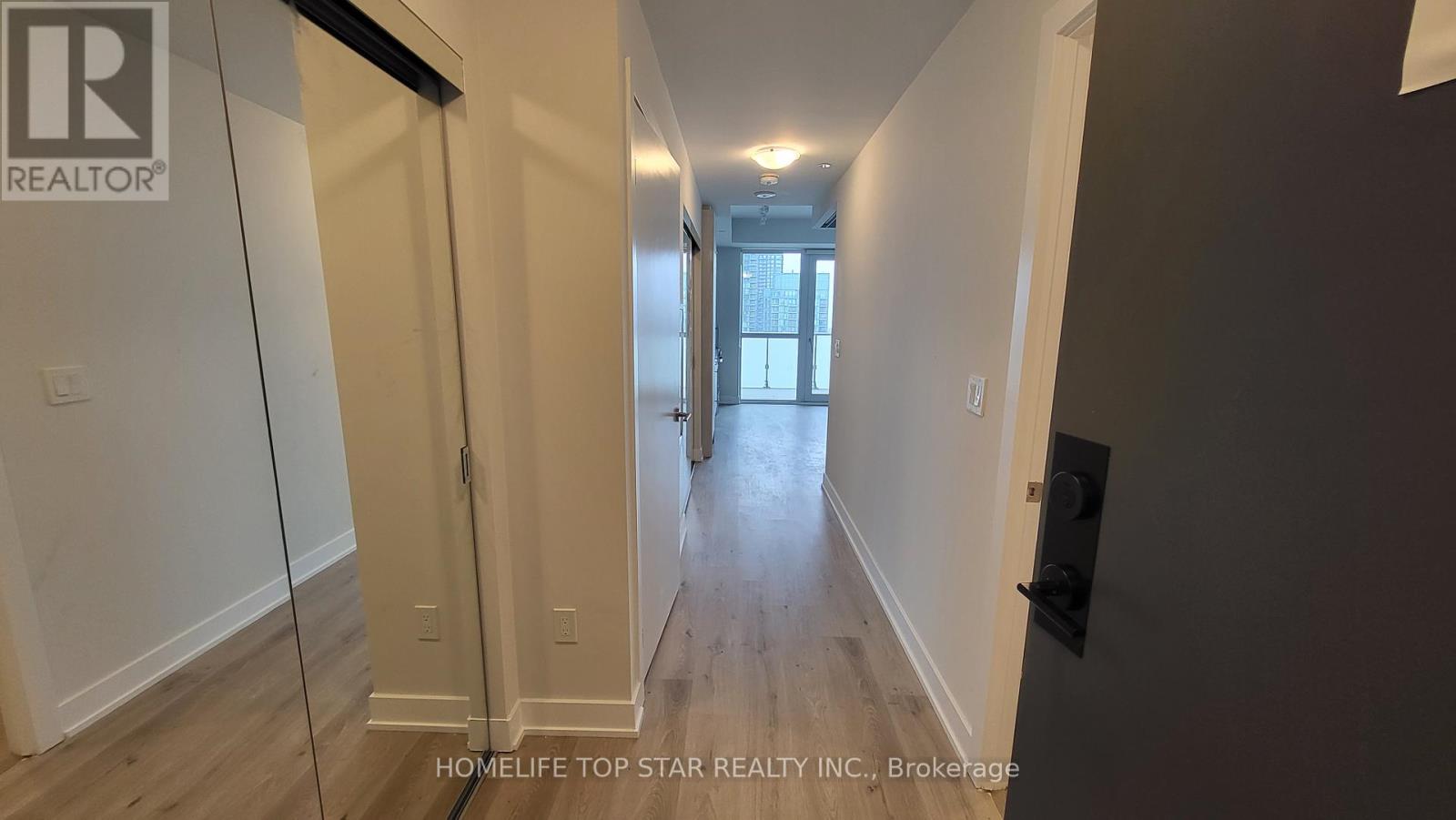 3204 - 430 Square One Drive, Mississauga, Ontario  L5B 3Y1 - Photo 3 - W12133885
