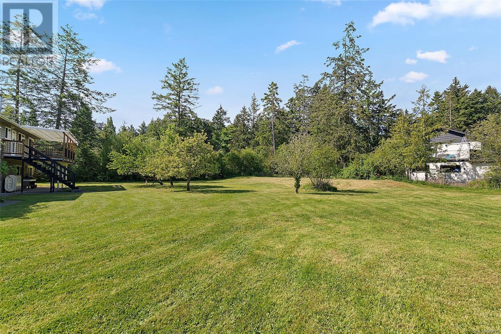 Property at 10814 Derrick Rd image 4