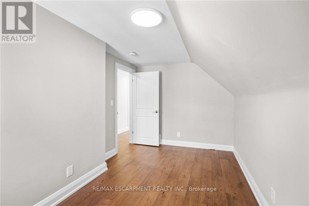 A - 723 Hager Avenue, Burlington, Ontario  L7S 1R2 - Photo 23 - W12135780