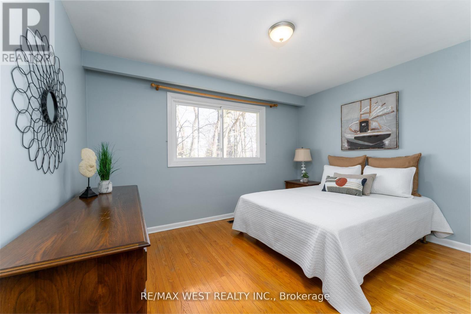 28 Braywin Drive, Toronto, Ontario  M9P 2P1 - Photo 12 - W12135801